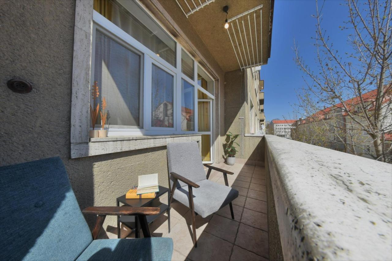 Big 75M2 Next To Opera Building In Direct Centrum, Air-Conditioned, Balcony, 24H Self Checking Banska Bystrica Exterior photo